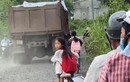  Krông Pắk: Dân “kêu trời” vì xe chở đá băm nát đường dân sinh