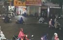 Đà Nẵng: Mưa to đầu mùa, phố biến thành sông