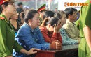 Người nhà nạn nhân gào khóc khi nhìn thấy Nguyễn Hải Dương