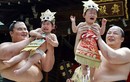 Độc, lạ cuộc thi sumo chọc để trẻ em khóc thét