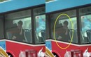 "Diễn cảnh nóng" trên xe buýt, đôi trẻ khiến nhiều người “đỏ mặt“