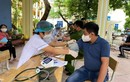 Vì sao nhiều người khi đi tiêm vaccine COVID-19 lại tăng huyết áp đột ngột?