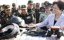 Trung Quốc viện trợ 30.000 bộ quân trang cho Campuchia