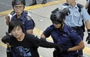 Cảnh sát Hồng Kông tăng cường dỡ bỏ chướng ngại vật