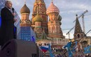 Tổng thống Putin tái xuất, hát mừng Crimea sáp nhập