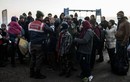 Hàng nghìn người tị nạn Syria chạy tới biên giới TNK