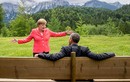 Liệu có ngày bà Merkel và ông Trump thân thiết được như thế này?