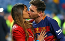 Nhan sắc nóng bỏng của vợ Messi và chuyện tình thời “ngốc xít”