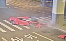 Video: Tông vào trụ bê tông, siêu xe Lamborghini 69 tỷ đồng nát đầu