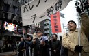 Nhóm thanh niên Nhật biểu tình hàng năm đòi đập tan Lễ Tình nhân