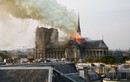 Nhà thờ Đức bà Paris bốc cháy dữ dội
