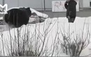 Video: Gấu đen rượt đuổi, tấn công người đàn ông ngay giữa phố
