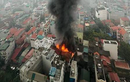 Cháy tầng tum nhà dân ở Hà Nội, cột khói bốc cao hàng chục mét