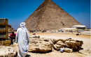 Khám phá kim tự tháp Ai Cập, du khách phán câu nghe giật mình 