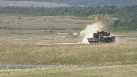 Ba Lan đòi mua 250 xe tăng Mỹ, biên giới Nga tăng nhiệt!