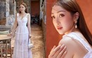 Vợ trẻ của Chi Bảo diện váy trắng tinh hóa công chúa ngọt ngào