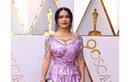 Minh tinh Ý bị chê mặc váy hở vô duyên khi dự Oscar với bồ già