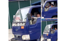Video: Bé trai lái xe tải chạy băng băng trên phố Sầm Sơn
