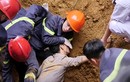 Video: 200 cảnh sát tìm 3 người tử vong do sạt lở đất đá ở Lào Cai