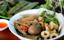 Bún cua - đặc sản của phố núi Pleiku, nhiều khách vừa ăn vừa bịt mũi