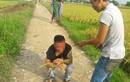 Nghi “bảo kê” gặt lúa, dân vây đánh thanh niên xăm trổ nhừ tử