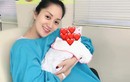 Khánh Thi nói gì với chồng trẻ Phan Hiển sau khi sinh con gái?