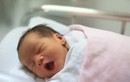 Gia đình "tá hỏa" vì con gái mới sinh mắc bệnh tình dục