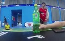 Video: Nhà vô địch ASIAD thực hiện thử thách mở nắp chai theo kiểu độc lạ