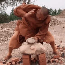 Video: Võ sư Kung Fu đập vỡ đá chỉ bằng 2 ngón tay