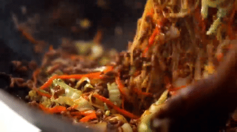 Video: Bí quyết xào mì bò rau cải đơn giản, ai cũng có thể làm