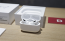 Giá AirPods Pro 'lao dốc' ở Việt Nam