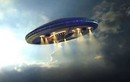 UFO màu xanh lam xuất hiện trên bầu trời đêm của Hawaii