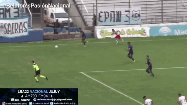 Video: Cầu thủ cướp bóng rồi ghi bàn thắng khó tin ở khoảng cách 87m