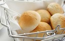 Vì sao nhiều nhà hàng thường tặng bánh mì miễn phí cho khách?