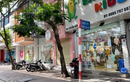 Giảm giá kịch sàn, các cửa hàng quần áo tại Hà Nội vẫn không bóng người