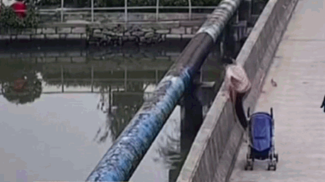 Video : Mẹ bỏ mặc con lên cầu rồi dứt khoát nhảy sông tự tử
