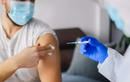 Vì sao không nên chà xát hoặc xoa bóp vùng da sau khi tiêm vaccine?