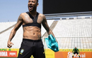 Neymar khoe cơ bụng sau khi bị chê thừa cân