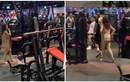 Đi tập gym, gái xinh gây sốc trên cởi sạch dưới quần lọt khe