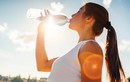 Lượng nước cần uống mỗi ngày khi nắng nóng