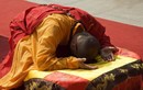 Tại sao khi lễ Phật lại phải “chắp tay”? Có đặc thù gì trong đó không?