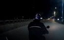 Video: Tạt đầu ôtô, xe máy trượt dài trên đường
