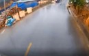 Video: Mất kiểm soát, xe trộn bê tông gây tai họa cho ô tô ngược chiều