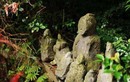 Hàng ngàn bức tượng xuất hiện trên núi, được xem là “người lính cõi âm” 