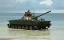 Xe tăng lội nước PT-76 của Việt Nam có thể bơi lùi, nhưng bằng cách nào?