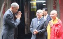 Tổng thống Barack Obama viếng chùa, gặp gỡ doanh nghiệp