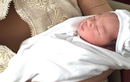 Lộ hình ảnh con trai mới sinh của Tùng Dương
