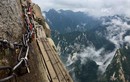 Cận cảnh con đường leo núi nguy hiểm nhất thế giới