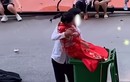 Trung Quốc: Chú rể bế cô dâu ném vào... thùng rác