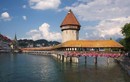 Khám phá ngôi làng cổ chìm dưới hồ nước Thụy Sĩ